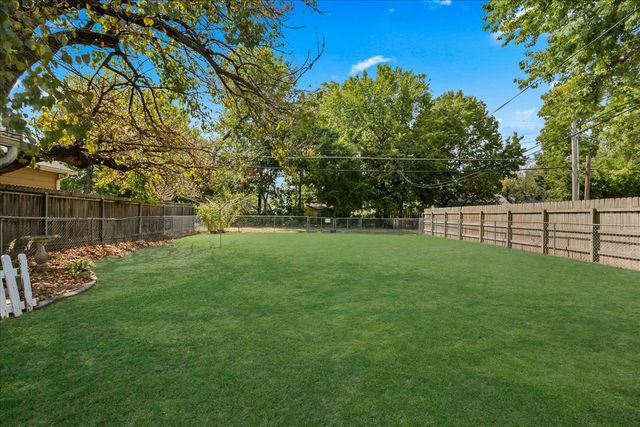 409 E Freeport Street, Broken Arrow, OK 74012