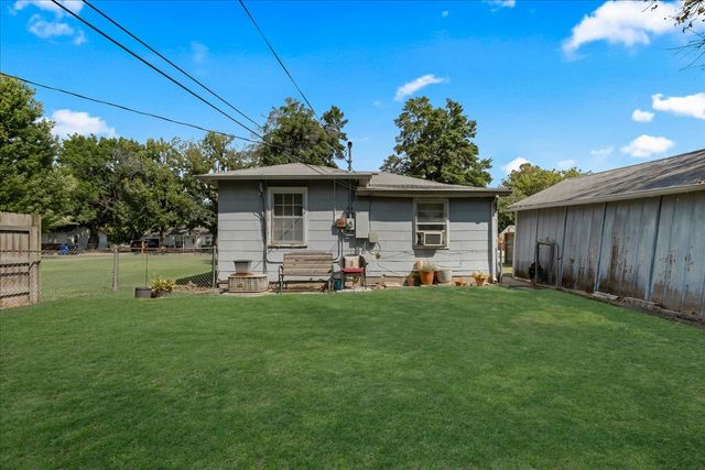 409 E Freeport Street, Broken Arrow, OK 74012