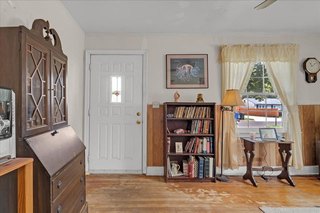 409 E Freeport Street, Broken Arrow, OK 74012