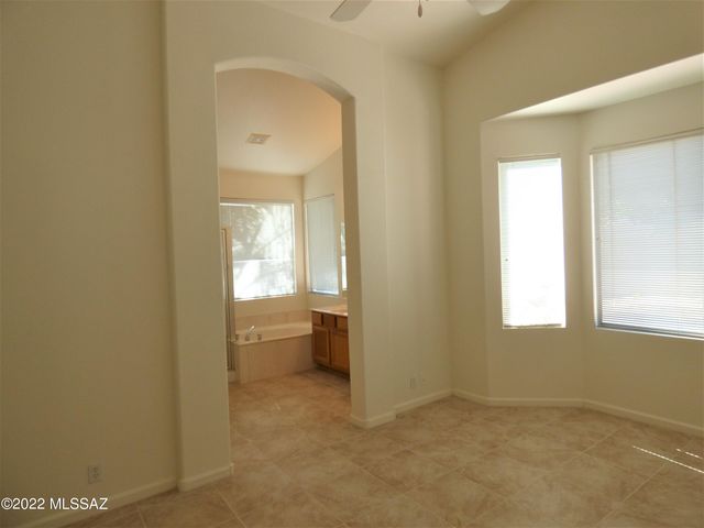 91 E FIREWHEEL Place, Oro Valley, AZ 85755