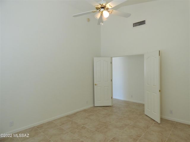 91 E FIREWHEEL Place, Oro Valley, AZ 85755