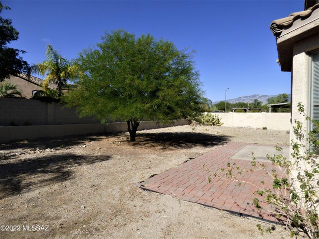 91 E FIREWHEEL Place, Oro Valley, AZ 85755
