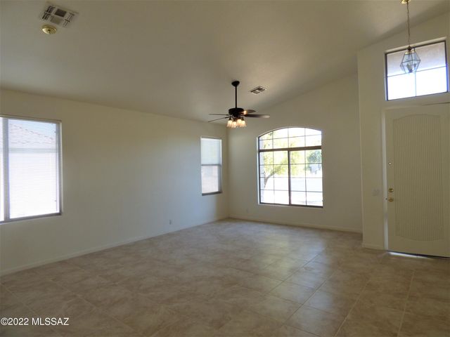 91 E FIREWHEEL Place, Oro Valley, AZ 85755