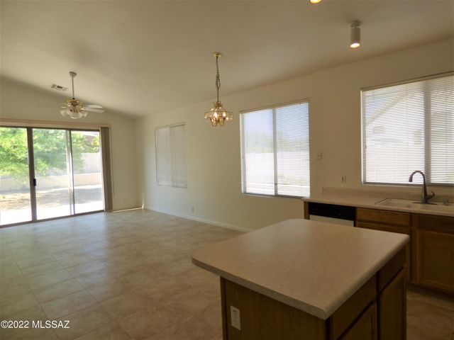 91 E FIREWHEEL Place, Oro Valley, AZ 85755