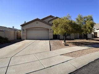 91 E FIREWHEEL Place, Oro Valley, AZ 85755