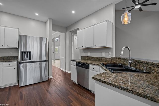 2100 Oaklawn CT, Virginia Beach, VA 23454