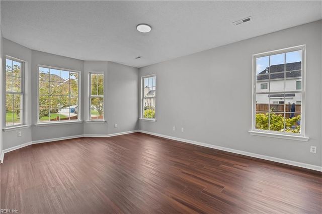 2100 Oaklawn CT, Virginia Beach, VA 23454