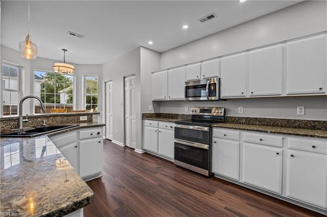 2100 Oaklawn CT, Virginia Beach, VA 23454