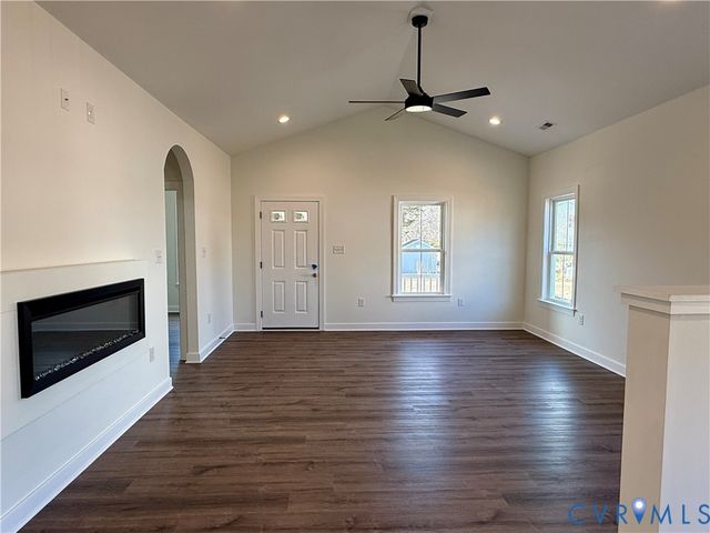 7969 Pennsylvania Ave, West Point, VA 23181