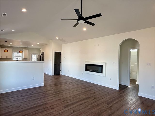 7969 Pennsylvania Ave, West Point, VA 23181