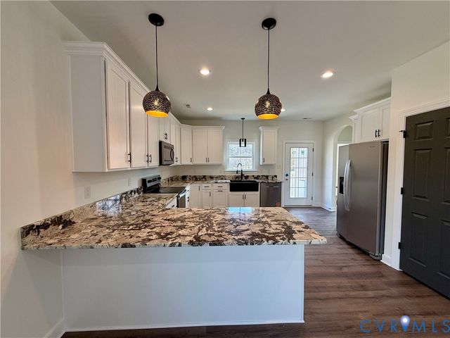 7969 Pennsylvania Ave, West Point, VA 23181