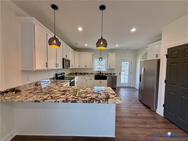 7969 Pennsylvania Ave, West Point, VA 23181