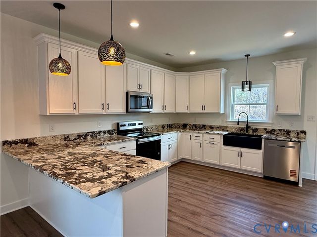 7969 Pennsylvania Ave, West Point, VA 23181