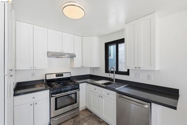 465 Verducci Dr, Daly City, CA 94015