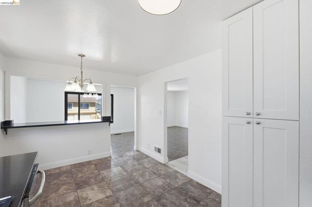465 Verducci Dr, Daly City, CA 94015