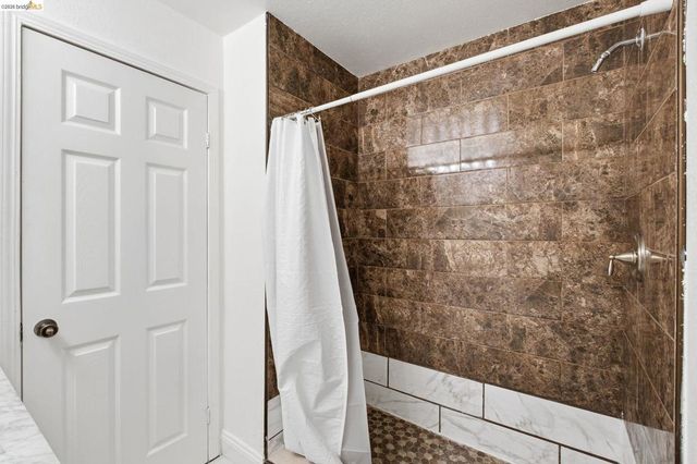 465 Verducci Dr, Daly City, CA 94015