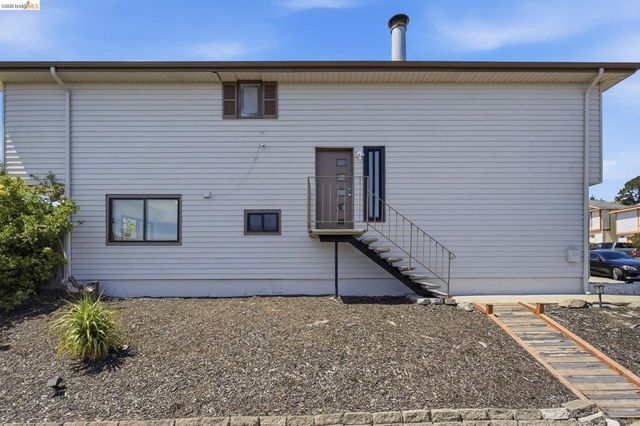 465 Verducci Dr, Daly City, CA 94015
