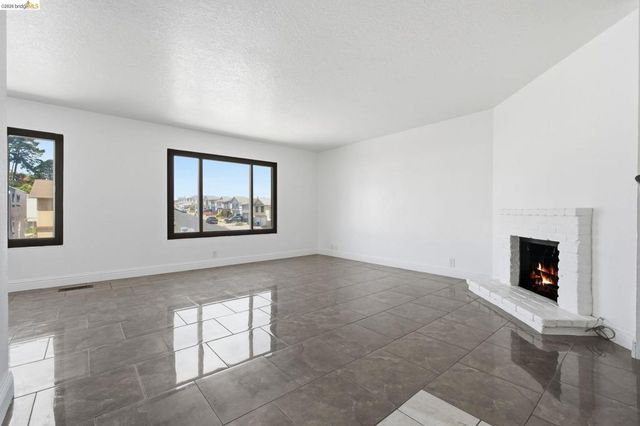 465 Verducci Dr, Daly City, CA 94015