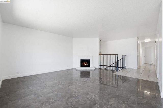 465 Verducci Dr, Daly City, CA 94015
