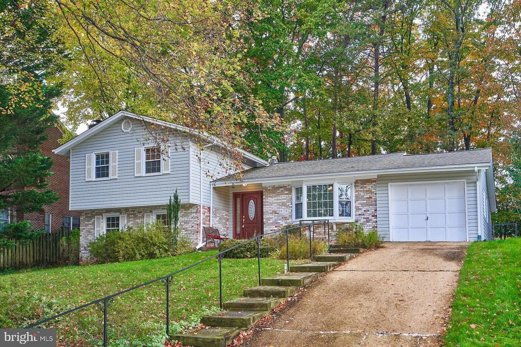 2002 BYRD RD, Vienna, VA 22182