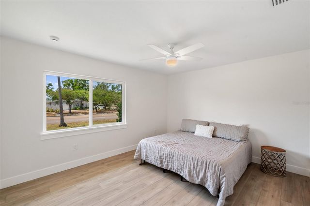 1401 49TH STREET N, St Petersburg, FL 33710