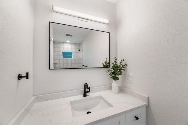 1401 49TH STREET N, St Petersburg, FL 33710