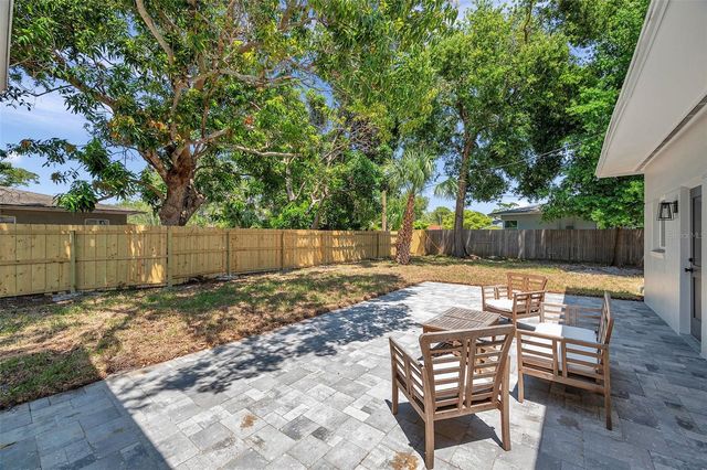 1401 49TH STREET N, St Petersburg, FL 33710