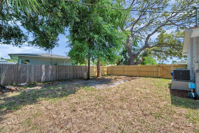 1401 49TH STREET N, St Petersburg, FL 33710