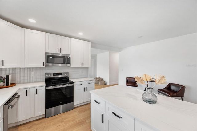 1401 49TH STREET N, St Petersburg, FL 33710