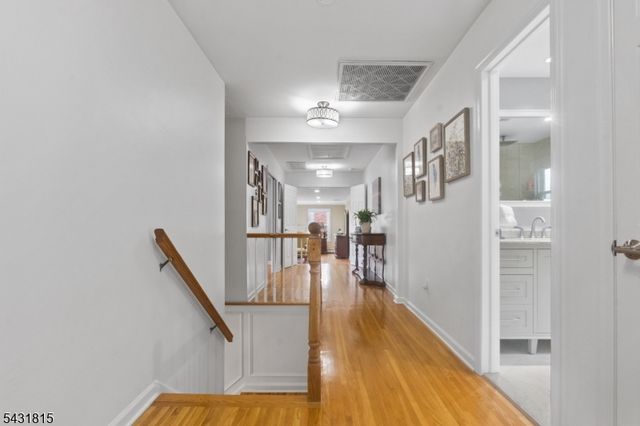 16 Trinity Pl, East Hanover Twp., NJ 07936