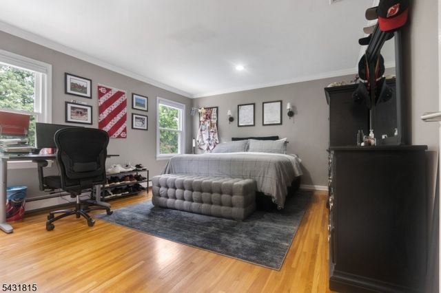 16 Trinity Pl, East Hanover Twp., NJ 07936