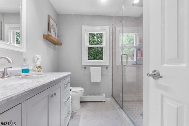 16 Trinity Pl, East Hanover Twp., NJ 07936