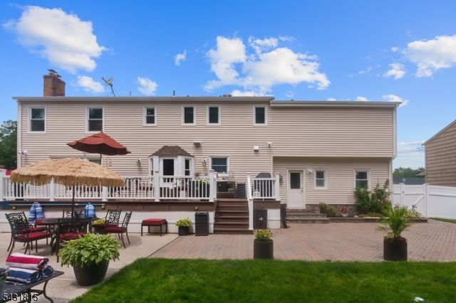 16 Trinity Pl, East Hanover Twp., NJ 07936