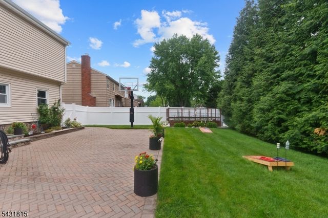 16 Trinity Pl, East Hanover Twp., NJ 07936