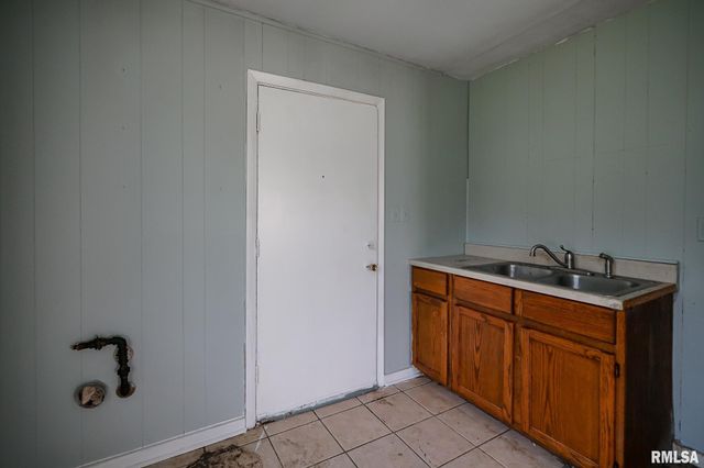 3021 W PROCTOR Street, Peoria, IL 61605