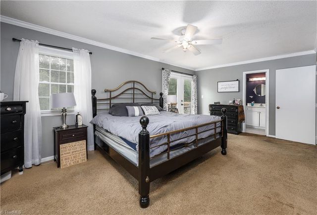 3900 Briarwood Avenue, High Point, NC 27265