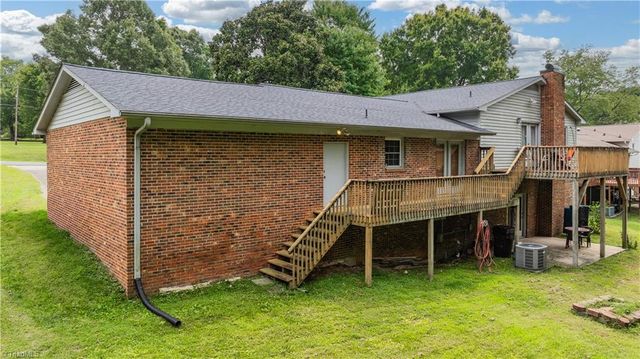 3900 Briarwood Avenue, High Point, NC 27265