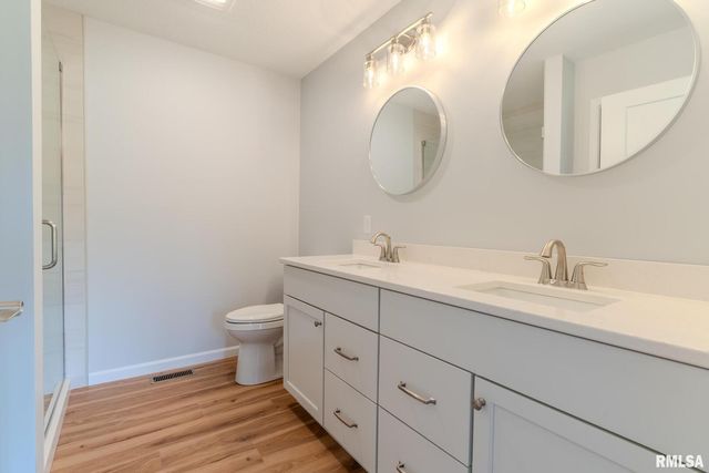 941 9TH Avenue N, Clinton, IA 52732