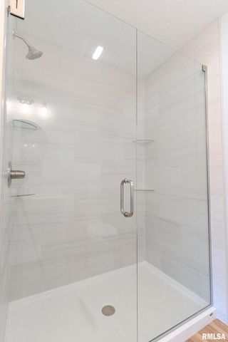 941 9TH Avenue N, Clinton, IA 52732