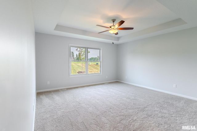 941 9TH Avenue N, Clinton, IA 52732