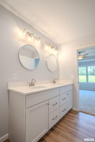 941 9TH Avenue N, Clinton, IA 52732