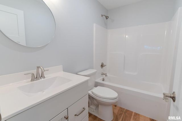 941 9TH Avenue N, Clinton, IA 52732