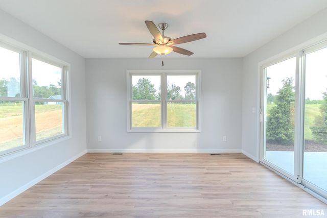 941 9TH Avenue N, Clinton, IA 52732