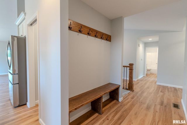 941 9TH Avenue N, Clinton, IA 52732