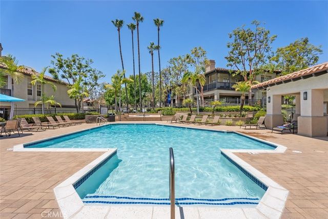 68 Via Contento, Rancho Santa Margarita, CA 92688