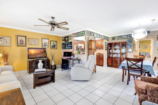 643 Flanders N, Delray Beach, FL 33484