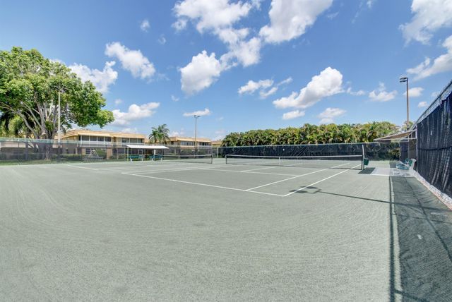 643 Flanders N, Delray Beach, FL 33484