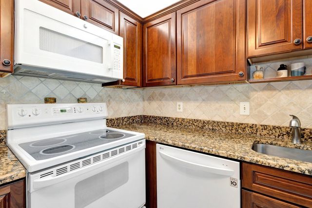 643 Flanders N, Delray Beach, FL 33484