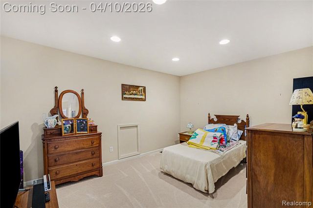 1601 Mallard Pond Drive, Howell, MI 48855