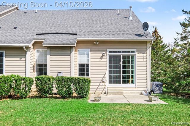 1601 Mallard Pond Drive, Howell, MI 48855